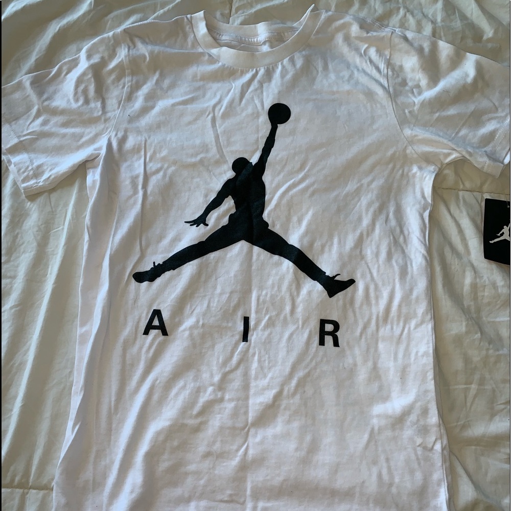 white air jordan t-shirt (price drop)